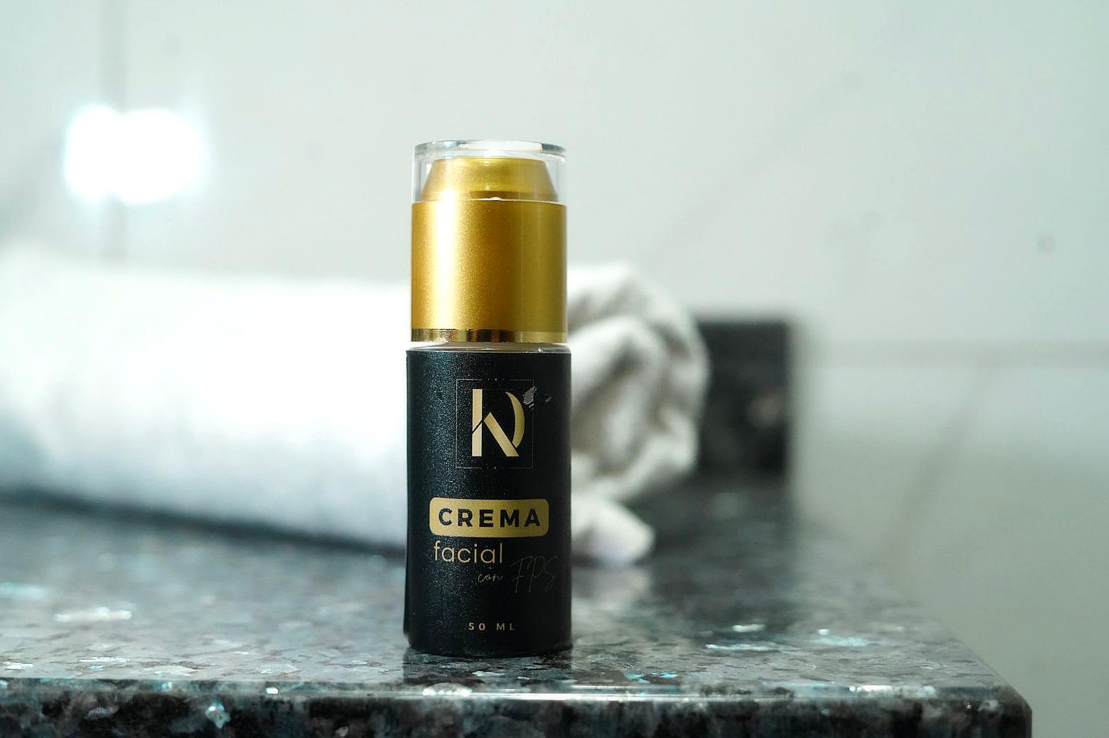 Crema facial con FPS y despigmentante